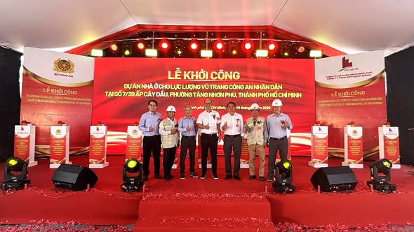 KHỞI CÔNG DỰ ÁN NHÀ Ở CHO LỰC LƯỢNG VŨ TRANG CÔNG AN NHÂN DÂN TẠI PHƯỜNG TĂNG NHƠN PHÚ, TP. HỒ CHÍ MINH